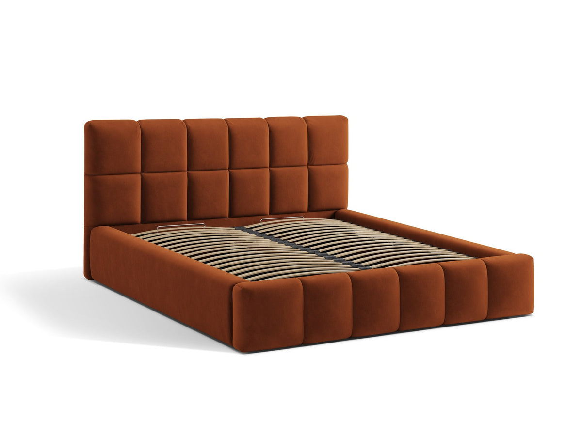 Bellis Ablagebett mit Kopfteil von Micadoni in Gelb, Bezug aus Bluvel-Stoff, schwarze Kunststoffbeine, gepolstertes Kopfteil mit Ziernähten.