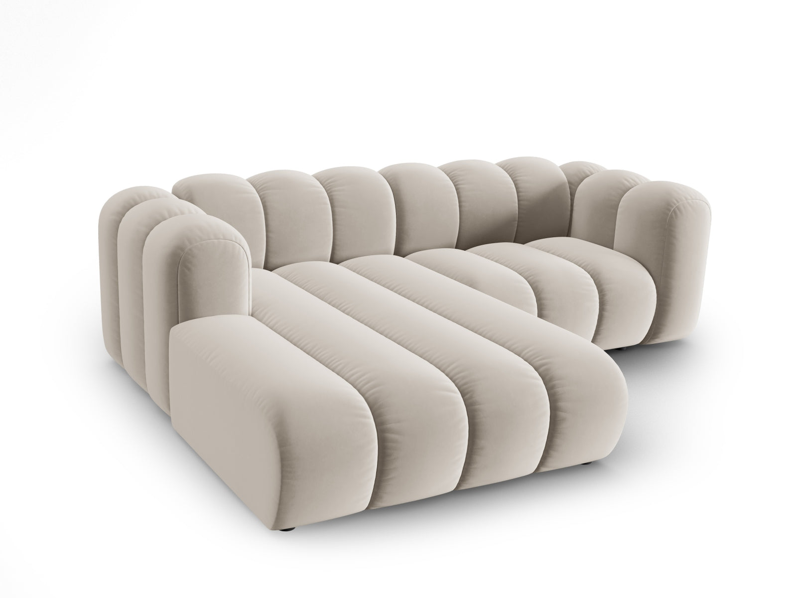 Elegantes, modulares Ecksofa in Beige aus Velours, linksseitig, 3-Sitzer, perfekt für stilvolle und einladende Wohnbereiche.