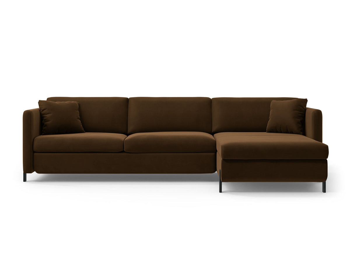 Gloria Velour Ecksofa rechts mit Schlaffunktion und Stauraum 4 Sitzer in Chocolate-Salvador präsentiert im Onlineshop von KAQTU Design AG. Bettsofa rechts ist von Micadoni