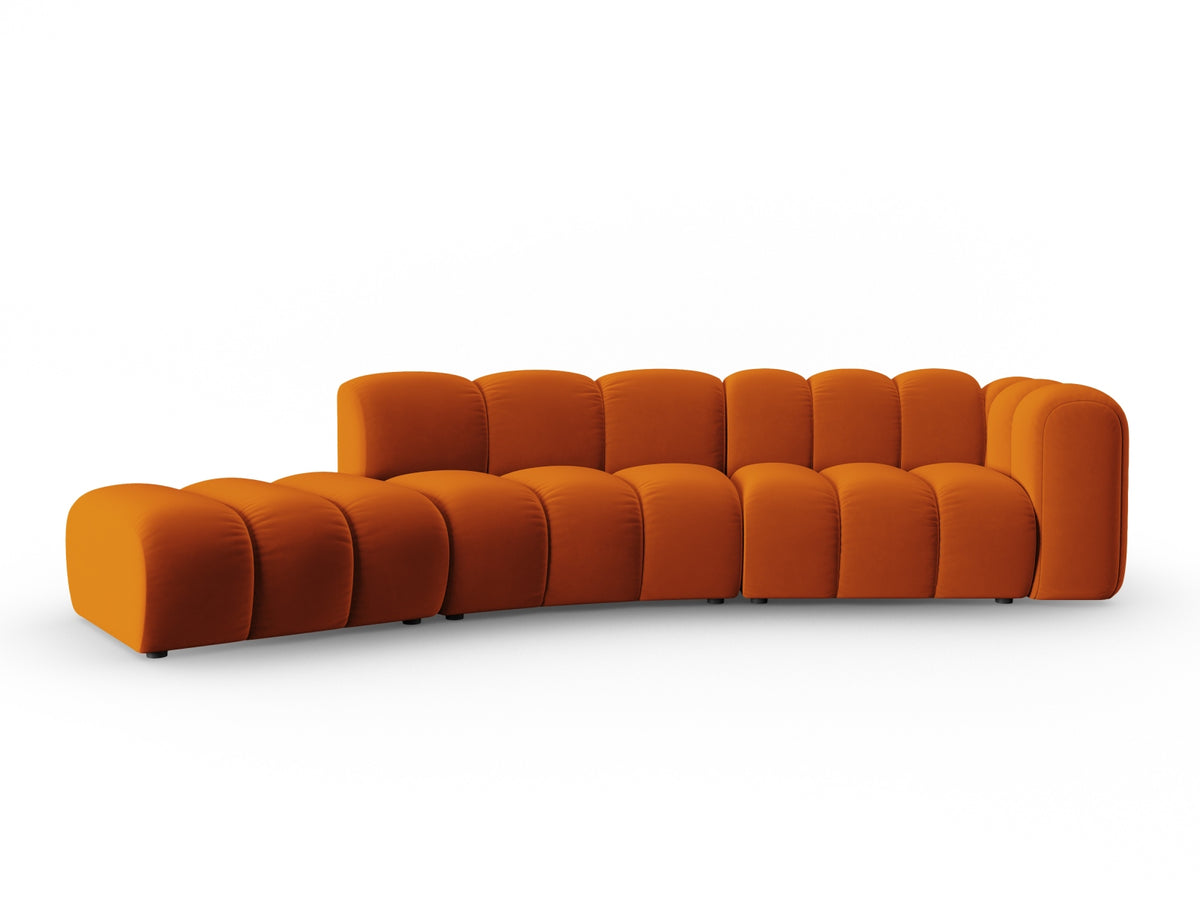 Lupine Velour modulares Sofa links 5 Sitzer in Terracotta-Salvador präsentiert im Onlineshop von KAQTU Design AG. L-Sofa links ist von Micadoni