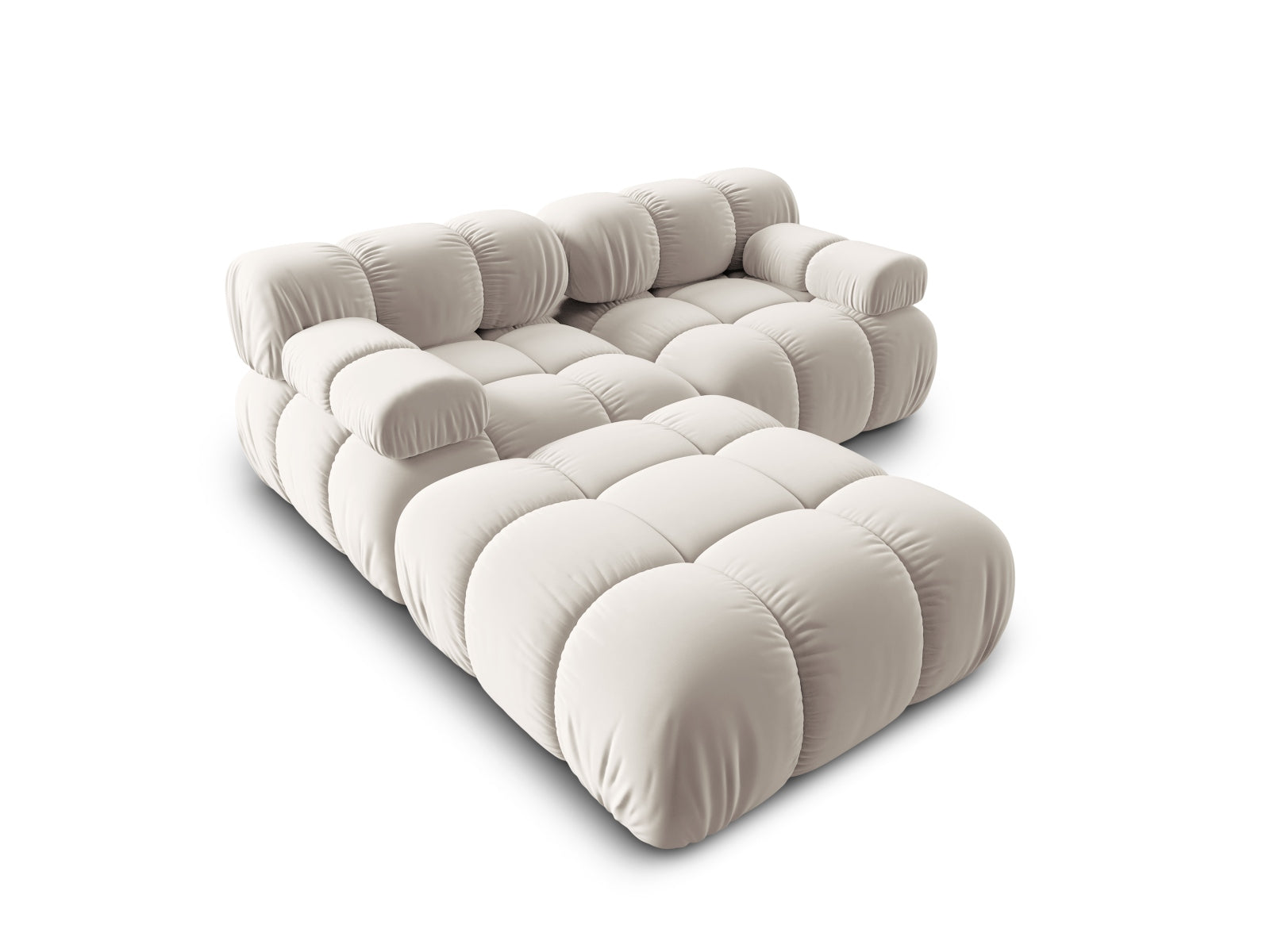 Entdecken Sie das Bellis Velour Sofa 3 Sitzer von Micadoni – ein stilvolles, modulares Sofa, das Komfort und Anpassungsfähigkeit für Ihr Zuhause vereint.