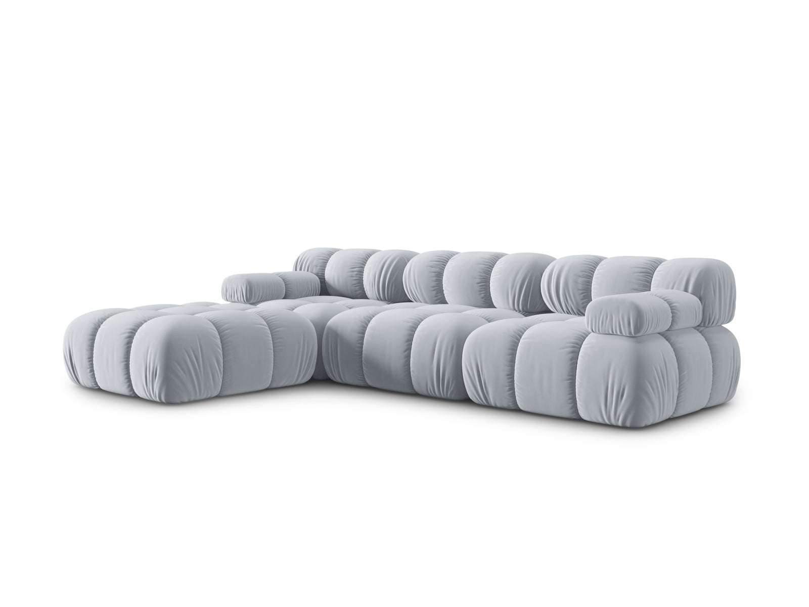 Modulares 4-Sitzer Sofa Bellis in zartem Hellblau, perfekt für moderne Wohnkonzepte und entspannte Stunden im Wohnzimmer.
