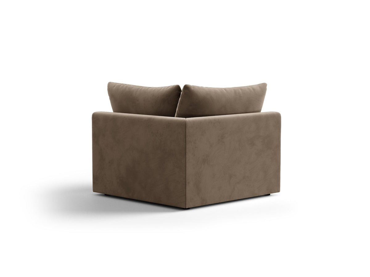 Eckmodul des Bloom Sofas von Micadoni in leichtem Beige, Bezug aus Casino Velours-Stoff, schwarze Kunststoffbeine, gepolsterte Rückenlehne.