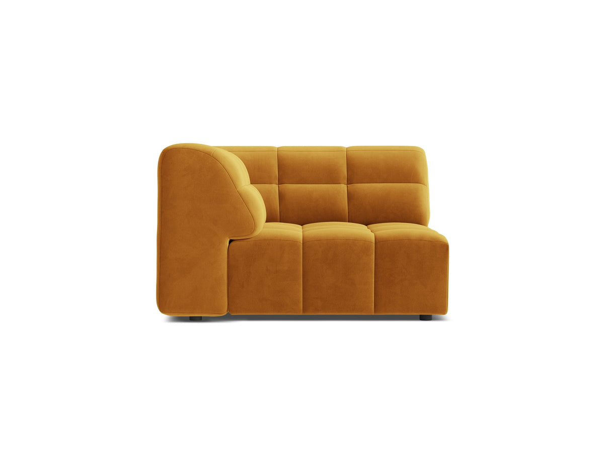 Eckmodul eines modularen Sofas in leichtem Beige mit Chenille-Bezug Eden, schwarzen Kunststoffbeinen und niedriger Rückenlehne.