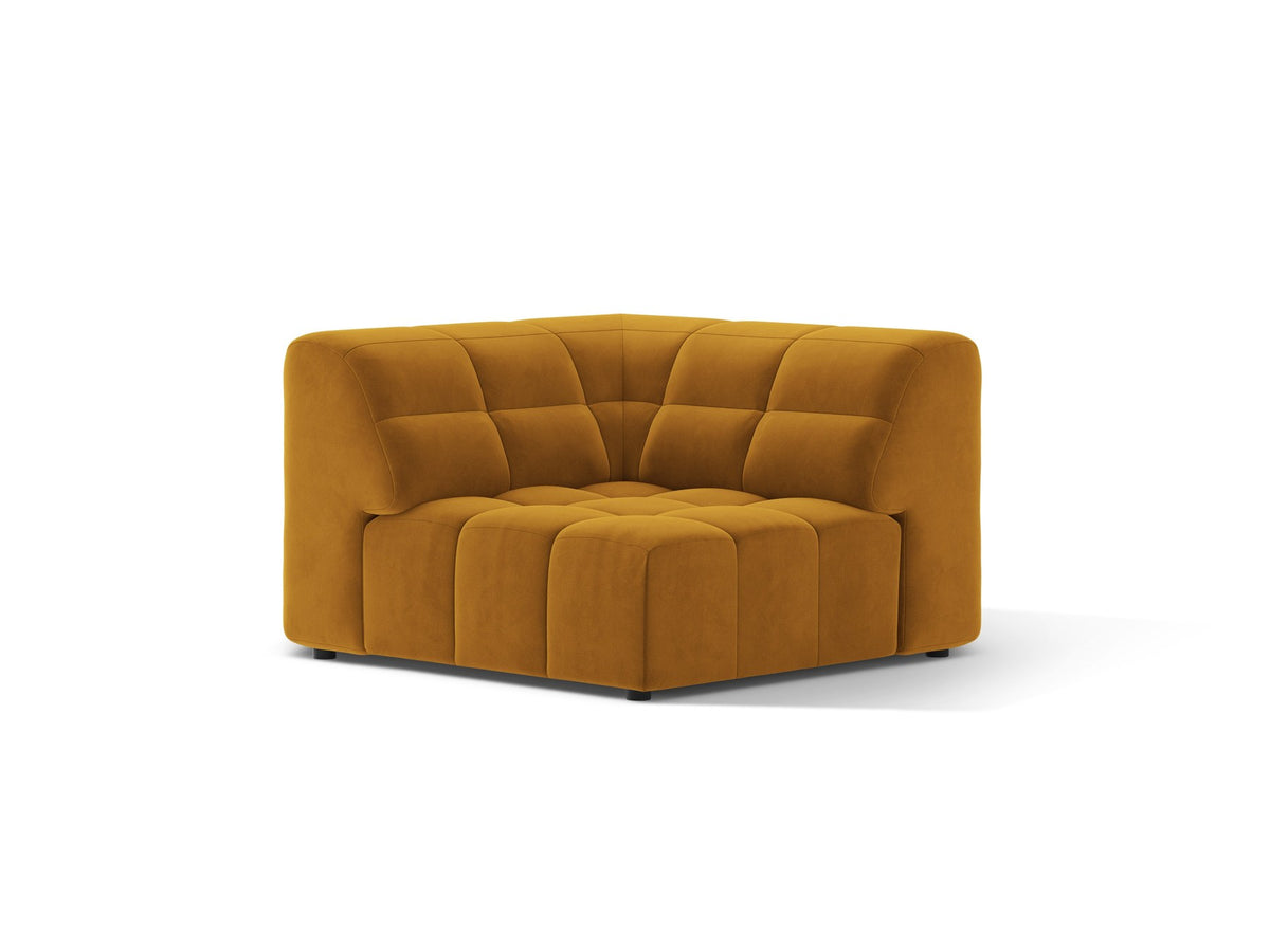 Eckmodul eines modularen Sofas in leichtem Beige mit Chenille-Bezug Eden, schwarzen Kunststoffbeinen und niedriger Rückenlehne.