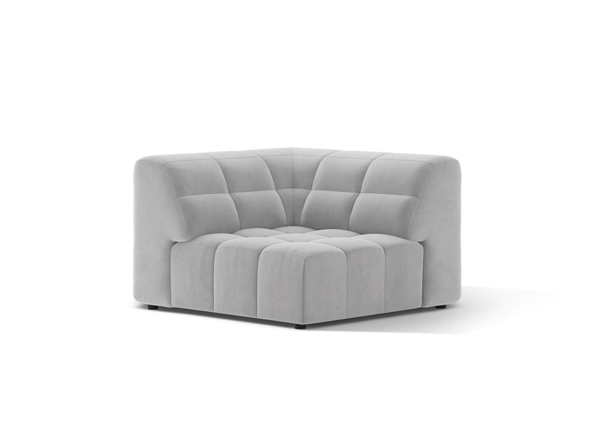 Eckmodul eines modularen Sofas in leichtem Beige mit Chenille-Bezug Eden, schwarzen Kunststoffbeinen und niedriger Rückenlehne.