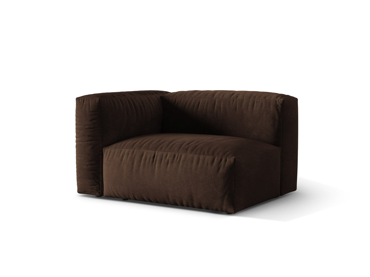 Foto des Martina Breiter Einzelsitzes von Micadoni: modulares Sofa-Element in Schokolade mit schwarzen Kunststoffbeinen und Polyester-Bezug.