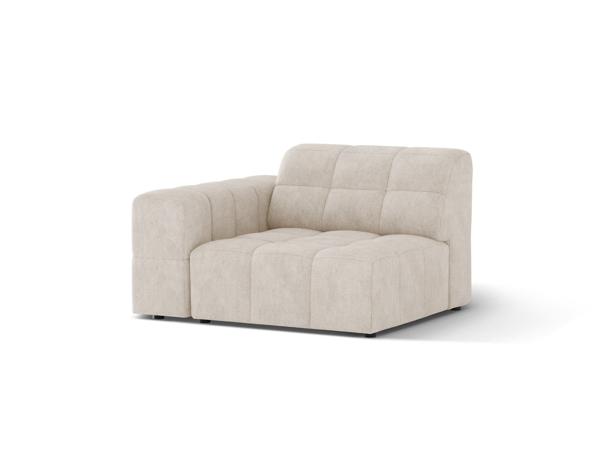 Modulares Sofa Jennifer von Micadoni in leichtem Beige mit Chenille-Stoffbezug, schwarzen Kunststoffbeinen und niedriger Rückenlehne.