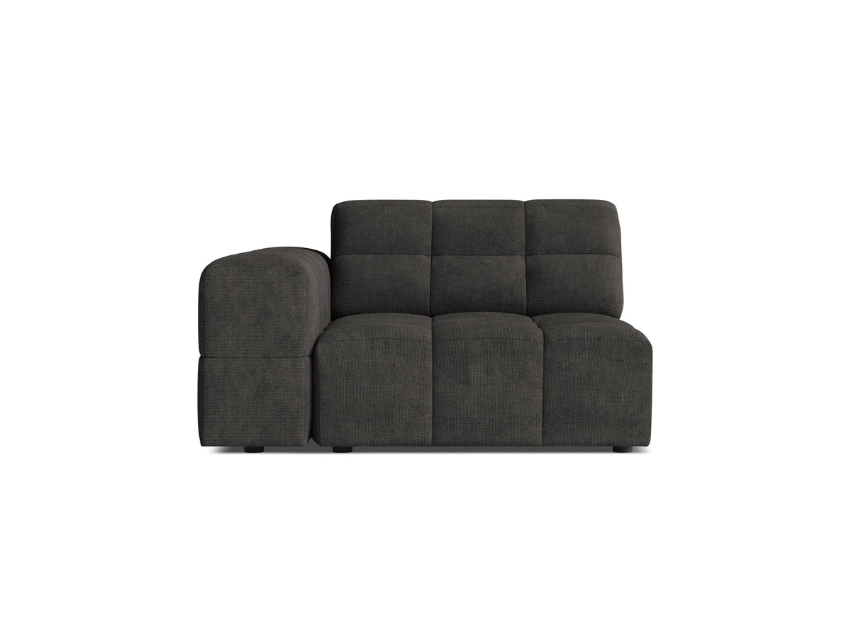 Modulares Sofa Jennifer von Micadoni in leichtem Beige mit Chenille-Stoffbezug, schwarzen Kunststoffbeinen und niedriger Rückenlehne.