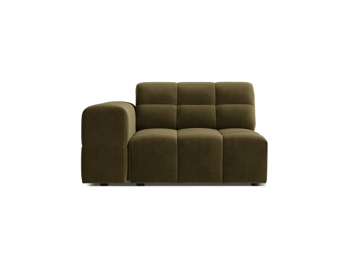 Modulares Sofa Jennifer von Micadoni in leichtem Beige mit Chenille-Stoffbezug, schwarzen Kunststoffbeinen und niedriger Rückenlehne.