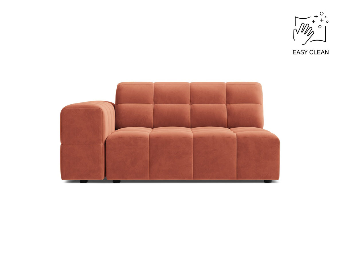 Modulares Sofa Jennifer von Micadoni in Leichtes beige mit Chenille-Bezug Eden, schwarzen Kunststoffbeinen und niedriger Rückenlehne.
