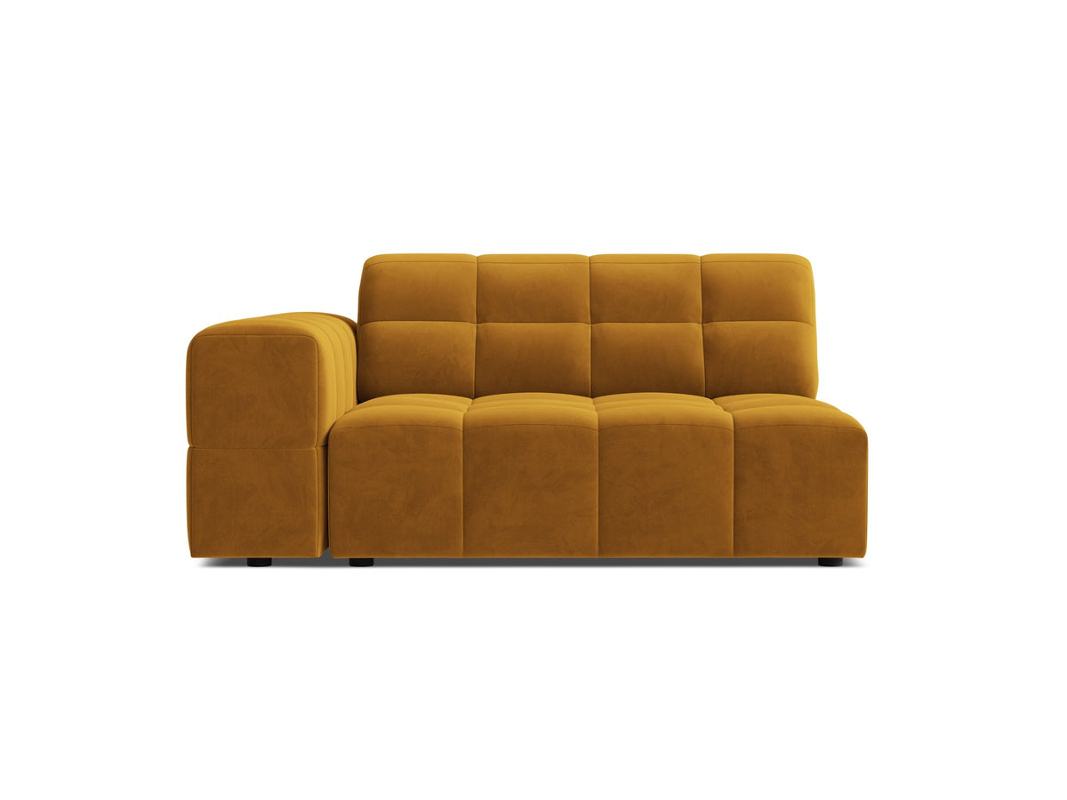 Modulares Sofa Jennifer von Micadoni in Leichtes beige mit Chenille-Bezug Eden, schwarzen Kunststoffbeinen und niedriger Rückenlehne.
