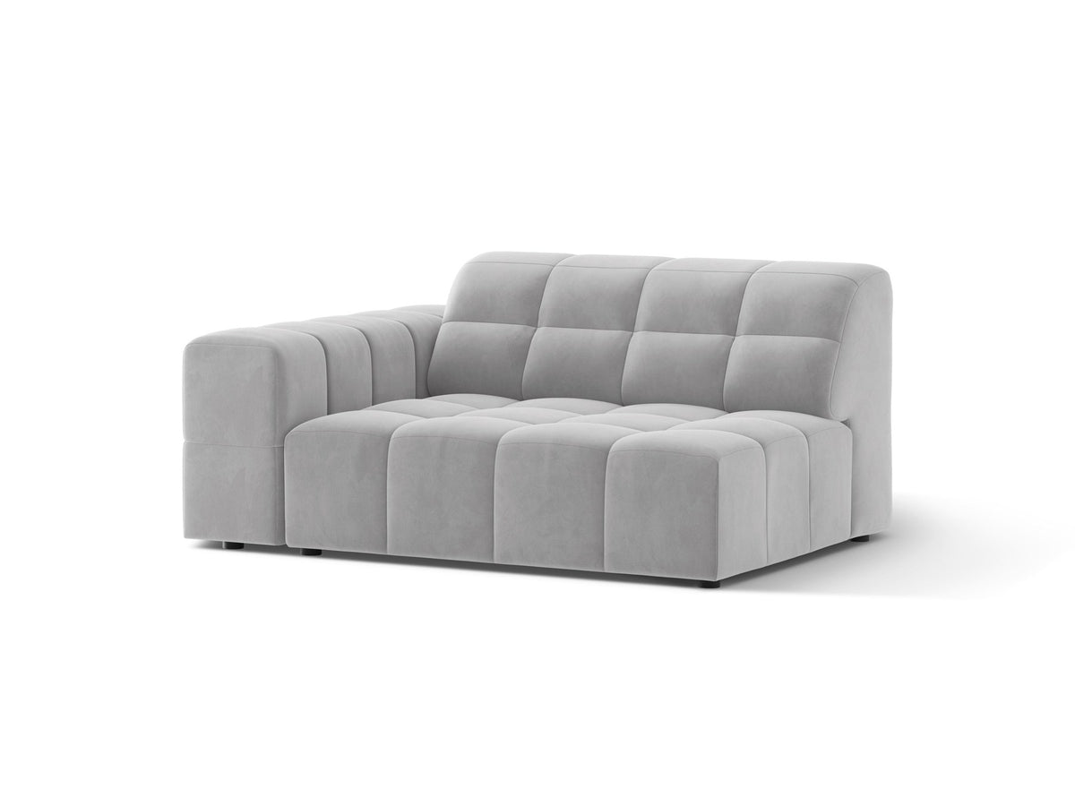Modulares Sofa Jennifer von Micadoni in Leichtes beige mit Chenille-Bezug Eden, schwarzen Kunststoffbeinen und niedriger Rückenlehne.