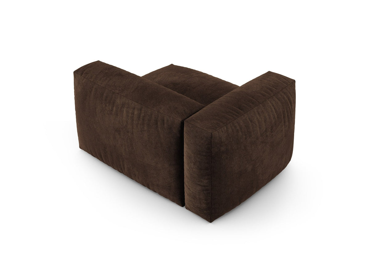 Produktfoto des modularen Sofas Martina Breiter Einzelsitz von Micadoni in Schokolade mit Veloursstoff-Bezug und schwarzen Kunststoffbeinen.