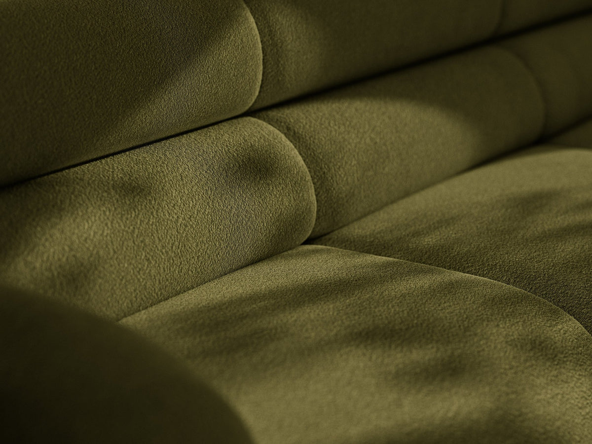 Modulares Sofa Neo von Micadoni in dunklem Olivgrün mit Baloo-Stoffbezug, hoher Rückenlehne und schwarzen Kunststoffbeinen.