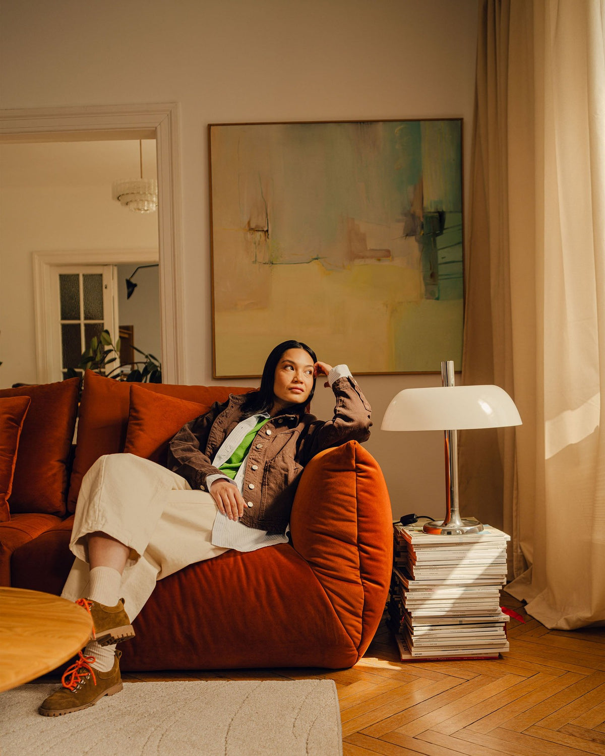 Modulares Sofa Bloom Modul von Micadoni in Leichtes Beige mit Casino-Stoffbezug aus Velours und schwarzen Kunststoffbeinen.