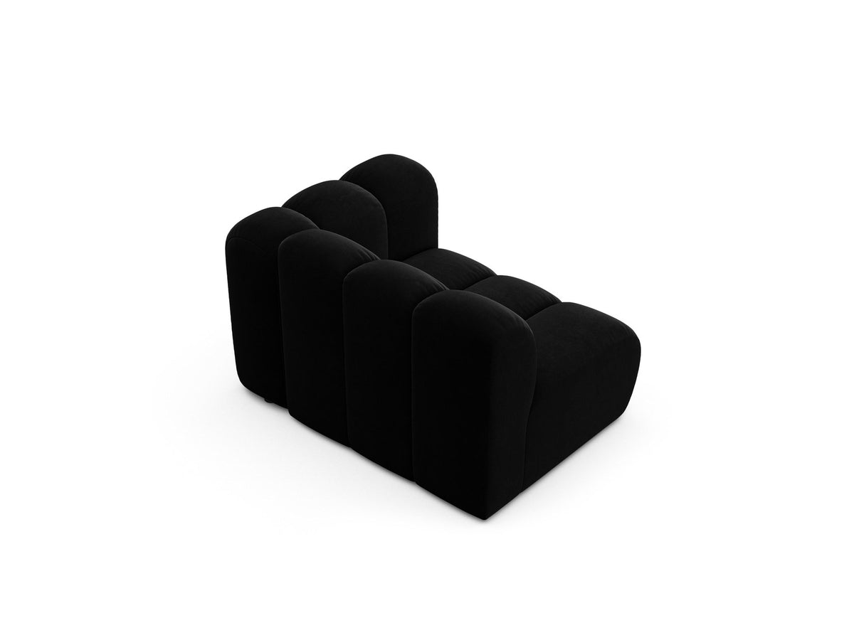 Produktfoto des Lupine Einsitzers von Micadoni: modulares Sofa mit beigem Venus-Stoffbezug und schwarzen Kunststoffbeinen.