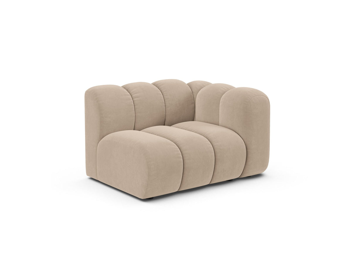 Produktfoto des Lupine Einsitzers von Micadoni: modulares Sofa mit beigem Venus-Stoffbezug und schwarzen Kunststoffbeinen.
