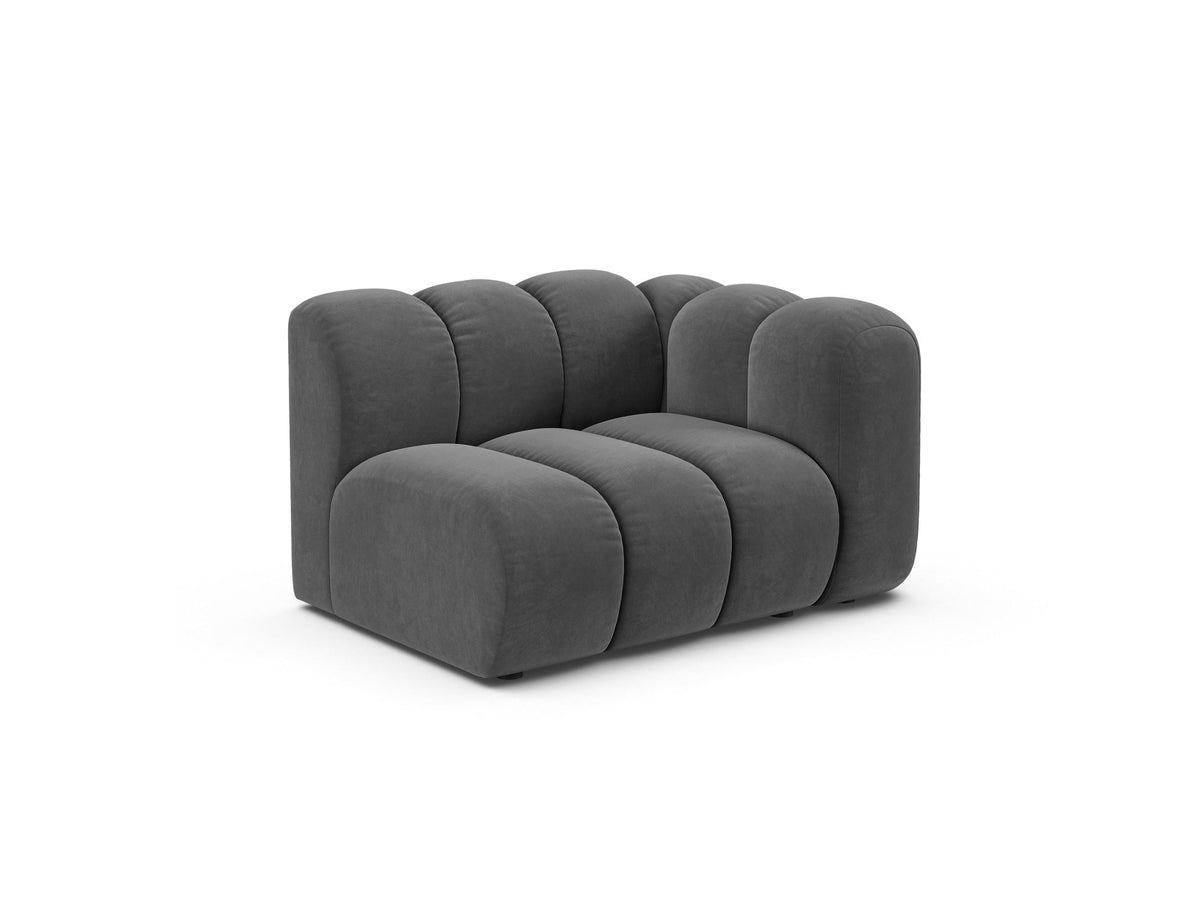 Produktfoto des Lupine Einsitzers von Micadoni: modulares Sofa mit beigem Venus-Stoffbezug und schwarzen Kunststoffbeinen.