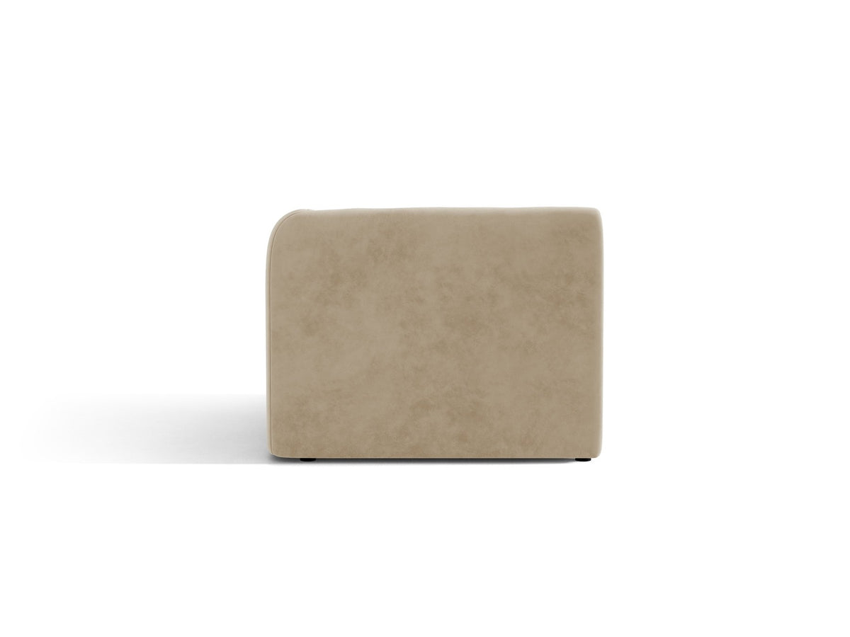Miley Einsitzer von Micadoni: modulares Sofa-Modul in Dunkelbeige mit Stoffbezug Bluvel 30, schwarzen Kunststoffbeinen und gepolsterter Rückenlehne.