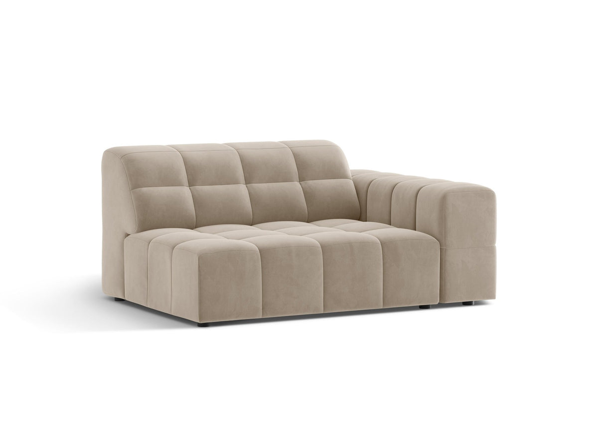 Modulares Sofa Jennifer von Micadoni in leichtem Beige, Bezug aus Eden-Chenille mit 3D-Struktur, schwarze Kunststoffbeine, rechtsseitige Ausrichtung.