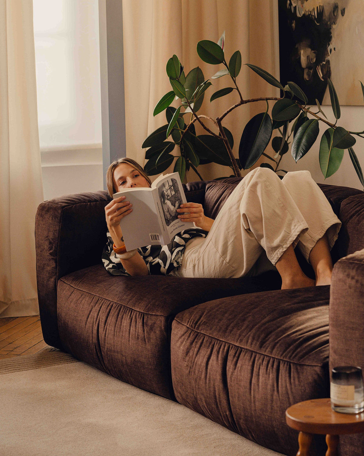 1-Sitzer Sofa Martina Wide XL rechts in Blue Jeans-Boston präsentiert im Onlineshop von KAQTU Design AG. Modulares Sofa ist von Micadoni