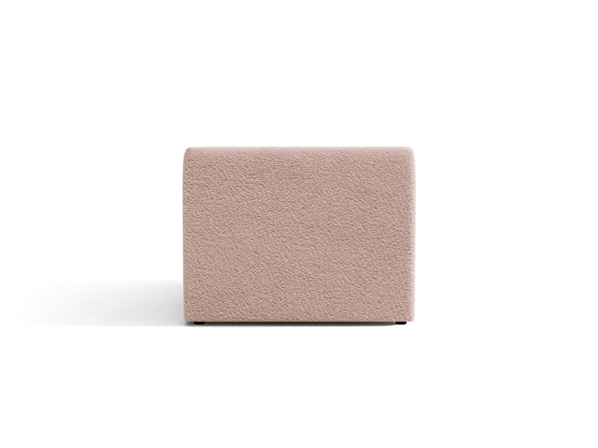 Einsitzer-Modul des Miley Sofas von Micadoni in Dunkelbeige, bezogen mit samtartigem Bluvel-Stoff, mit schwarzen Kunststofffüssen.