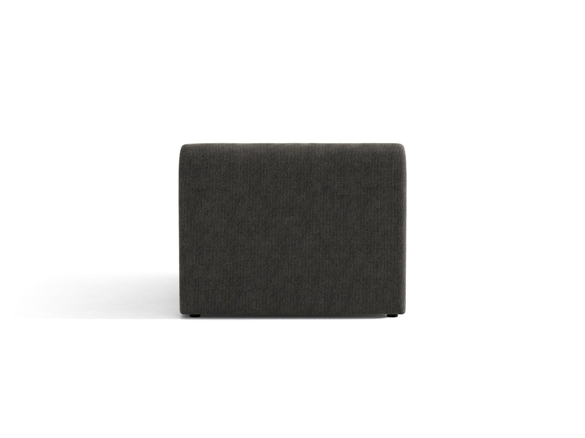 Einsitzer-Modul des Miley Sofas von Micadoni in Dunkelbeige, bezogen mit samtartigem Bluvel-Stoff, mit schwarzen Kunststofffüssen.
