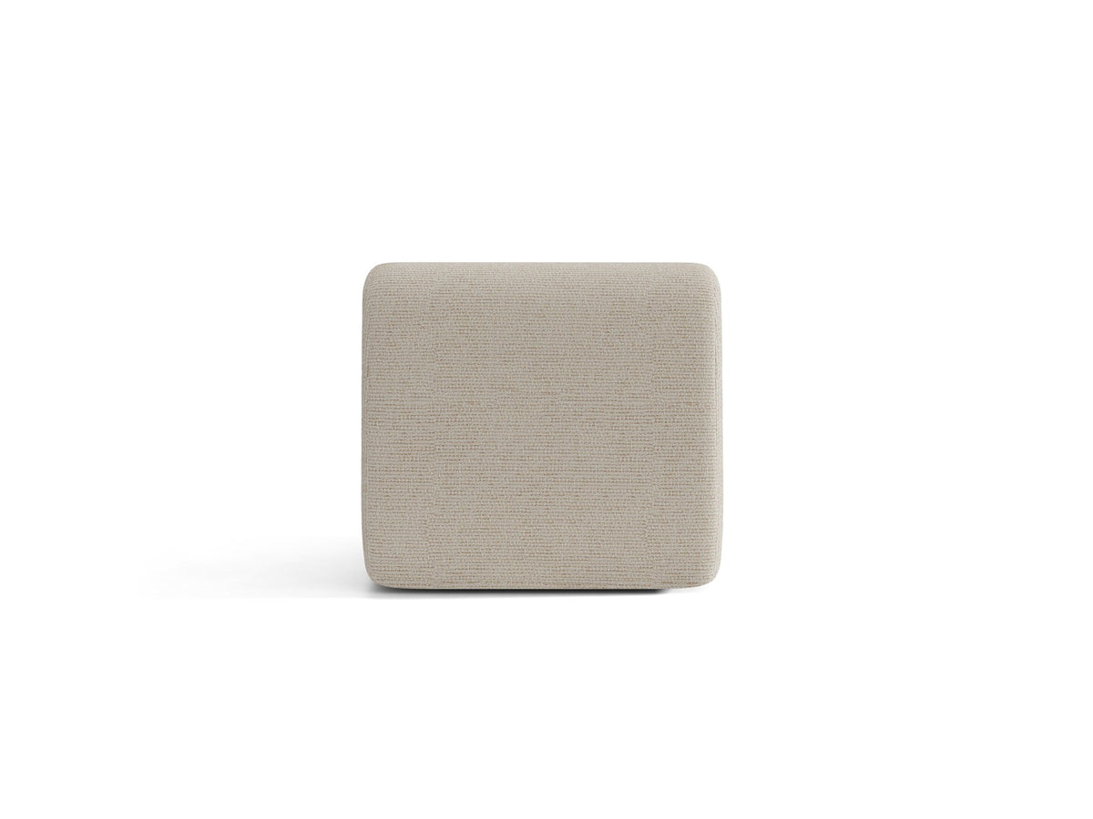 Armloses Samtmodul-Sofaelement Neo von Micadoni in dunklem Olivgrün, mit schwarzen Kunststoffbeinen, Teil eines modularen Sofasystems.