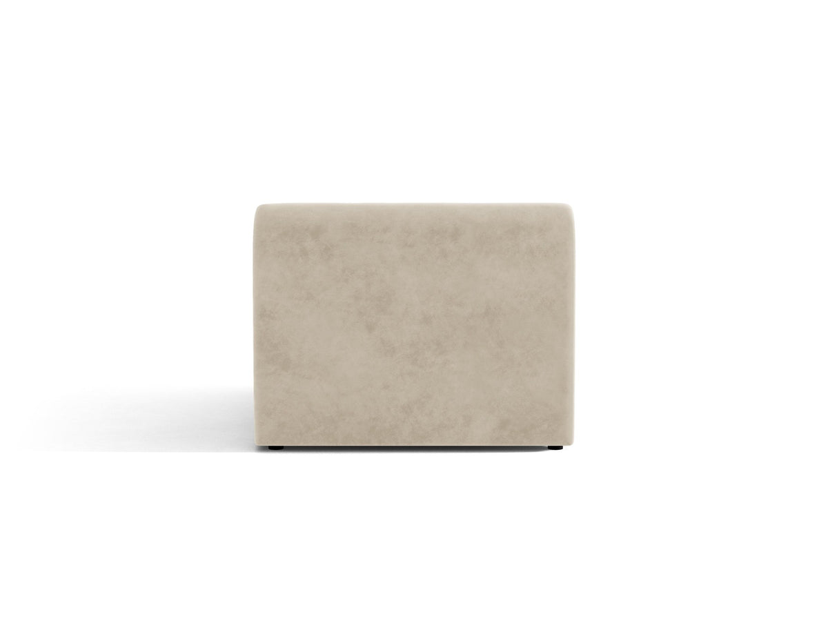 Einsitzer-Modul des Miley Sofas von Micadoni in Dunkelbeige, bezogen mit samtartigem Bluvel-Stoff, mit schwarzen Kunststofffüssen.