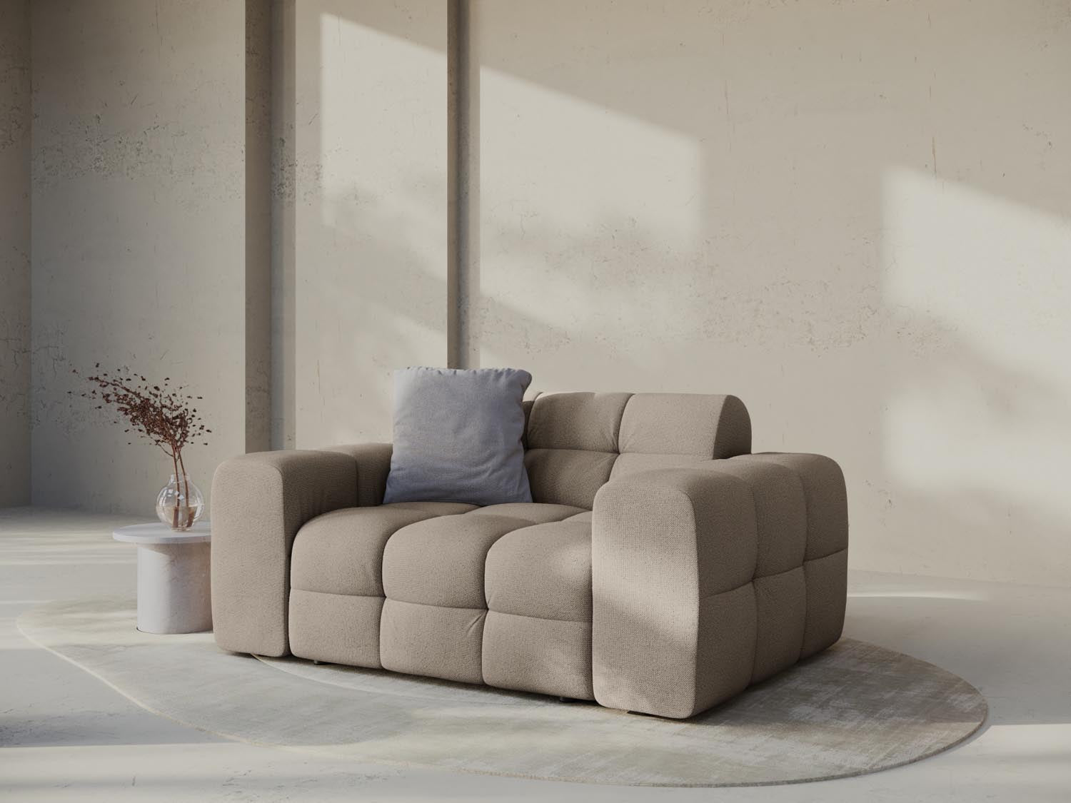 Elegantes Kendal 2-Sitzer Sofa in dunkelbeige, stilvoll inszeniert für modernes Wohnen, erhältlich bei KAQTU Design AG.