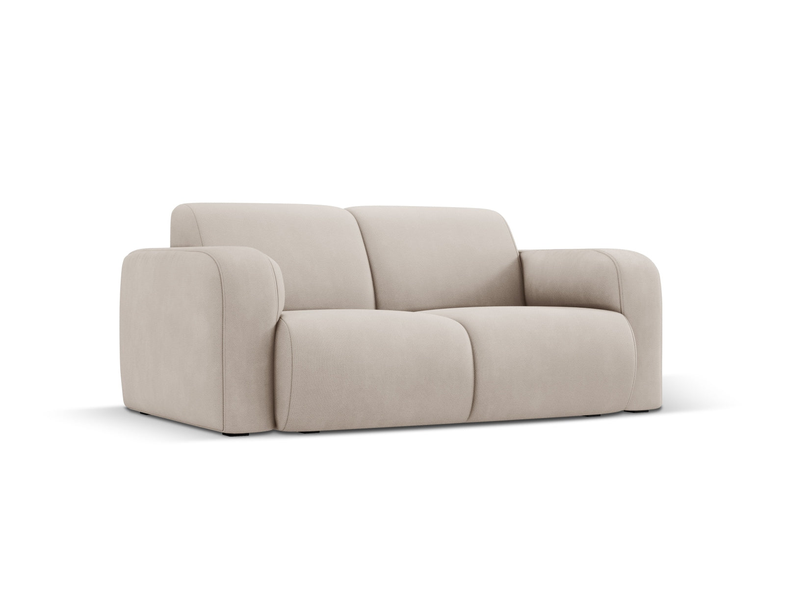 Elegantes Molino 2-Sitzer Sofa in sanftem Beige, ideal für stilvolle Wohnräume. Hochwertige Verarbeitung von Micadoni.