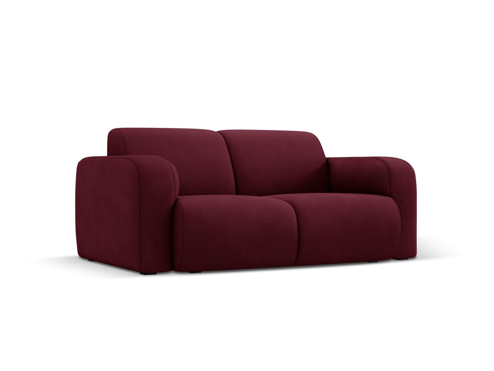 Elegantes Molino 2-Sitzer Sofa in Bordeaux-Rot von Micadoni, ideal für stilvolle Wohnräume und gemütliche Abende.