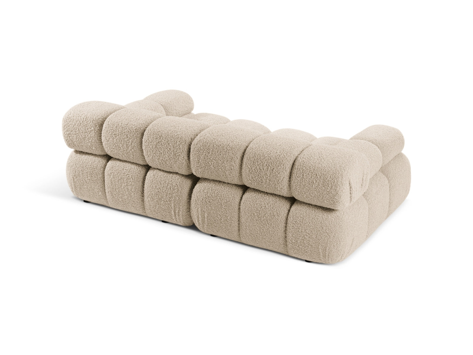 Stylisches Bellis Boucle 2-Sitzer Sofa in sanften Beigetönen, perfekt für zeitgemäße Inneneinrichtungen und vielseitige Raumgestaltungen.