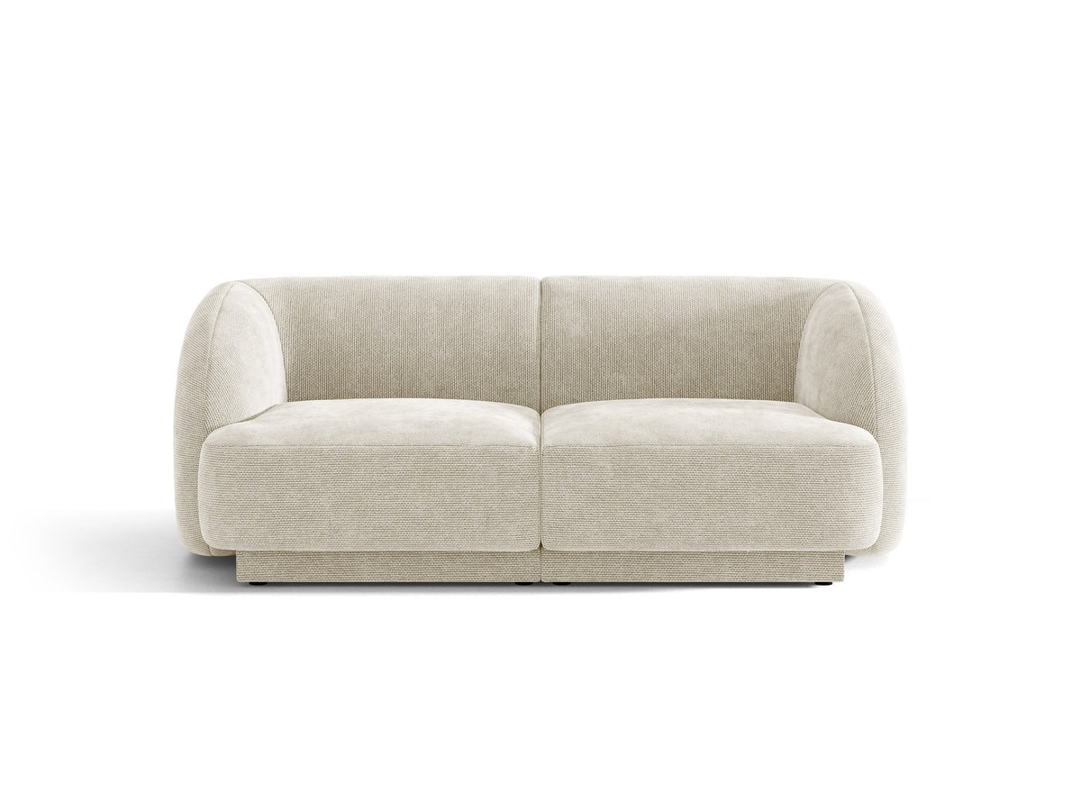 Dunkelbeiges 2er Sofa Miley von Micadoni mit Bluvel-Stoffbezug, schwarzen Kunststoffbeinen und flacher Rückenlehne, freigestellt fotografiert.