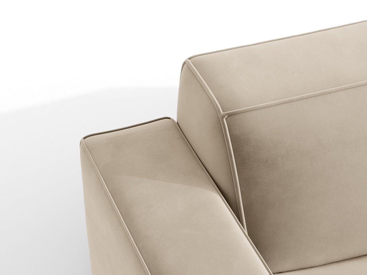 Zweisitzer-Sofa Jodie von Micadoni mit beigem Samtbezug, schwarzen Kunststoffbeinen und gepolsterter Rückenlehne, Frontalansicht.