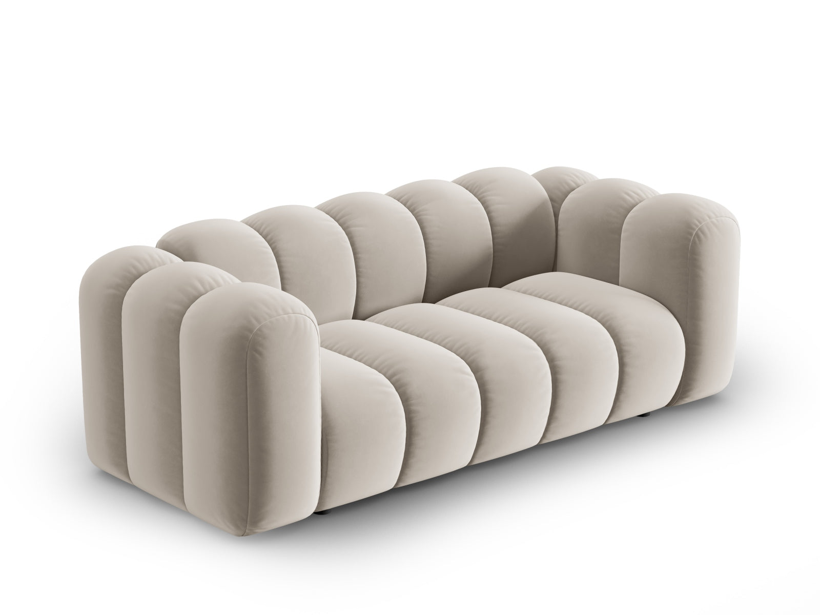 Beige Velour Sofa von Micadoni, stilvolles 2-Sitzer-Design, ideal für moderne Wohnräume, präsentiert von KAQTU Design AG.