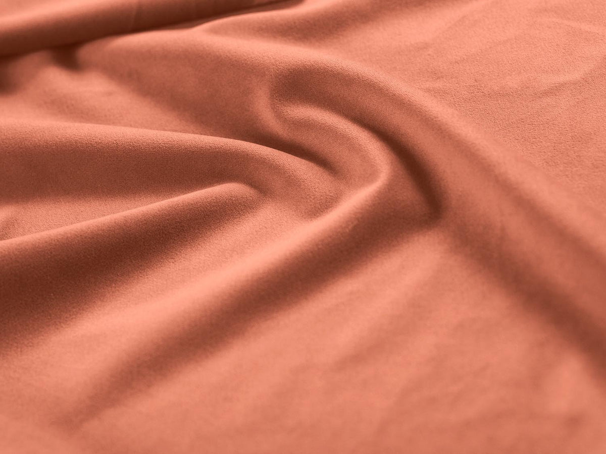 Lupine Velour Sofa 2 Sitzer in Coral-Salvador präsentiert im Onlineshop von KAQTU Design AG. 2er Sofa ist von Micadoni