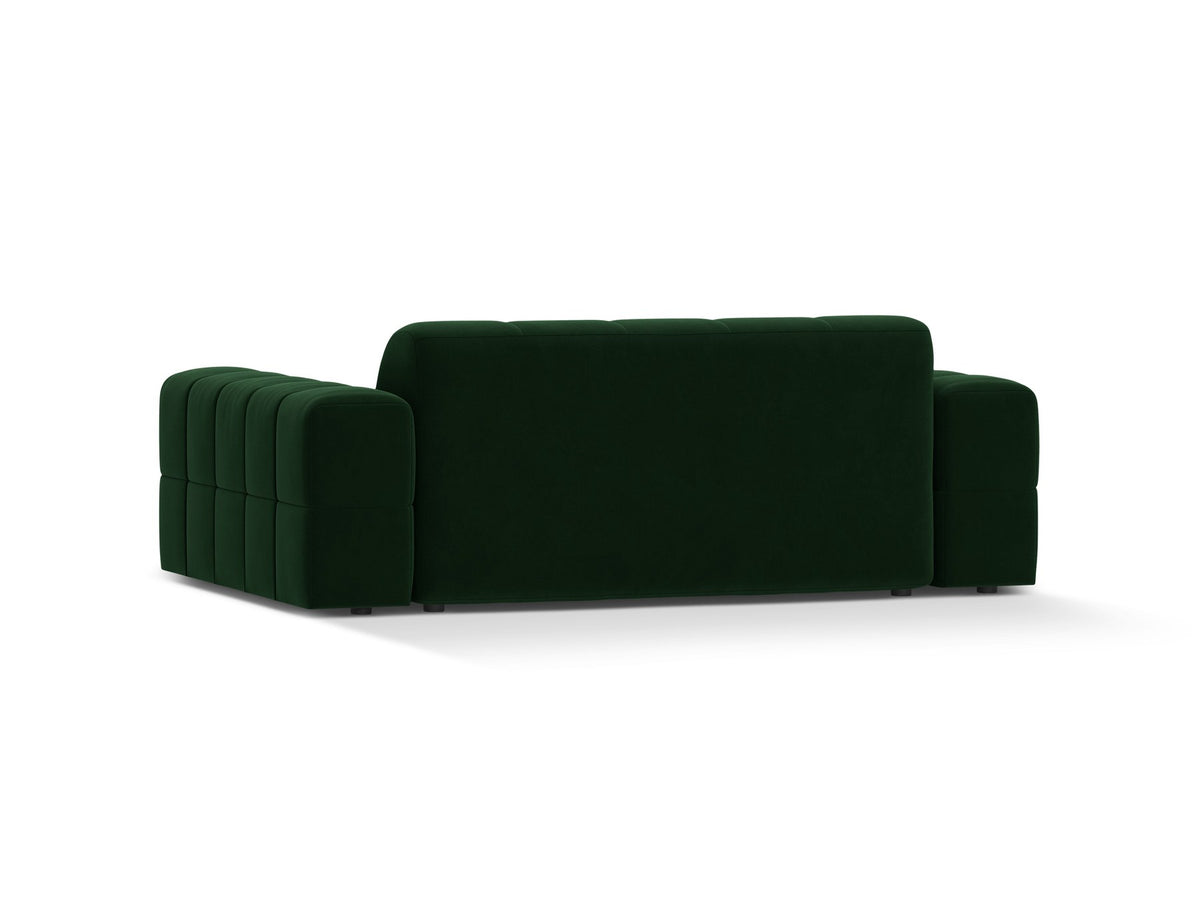 Beiges 2er Sofa Jennifer von Micadoni mit Chenille-Bezug, schwarzen Kunststoffbeinen und gepolsterter Rückenlehne auf hellem Hintergrund fotografiert.