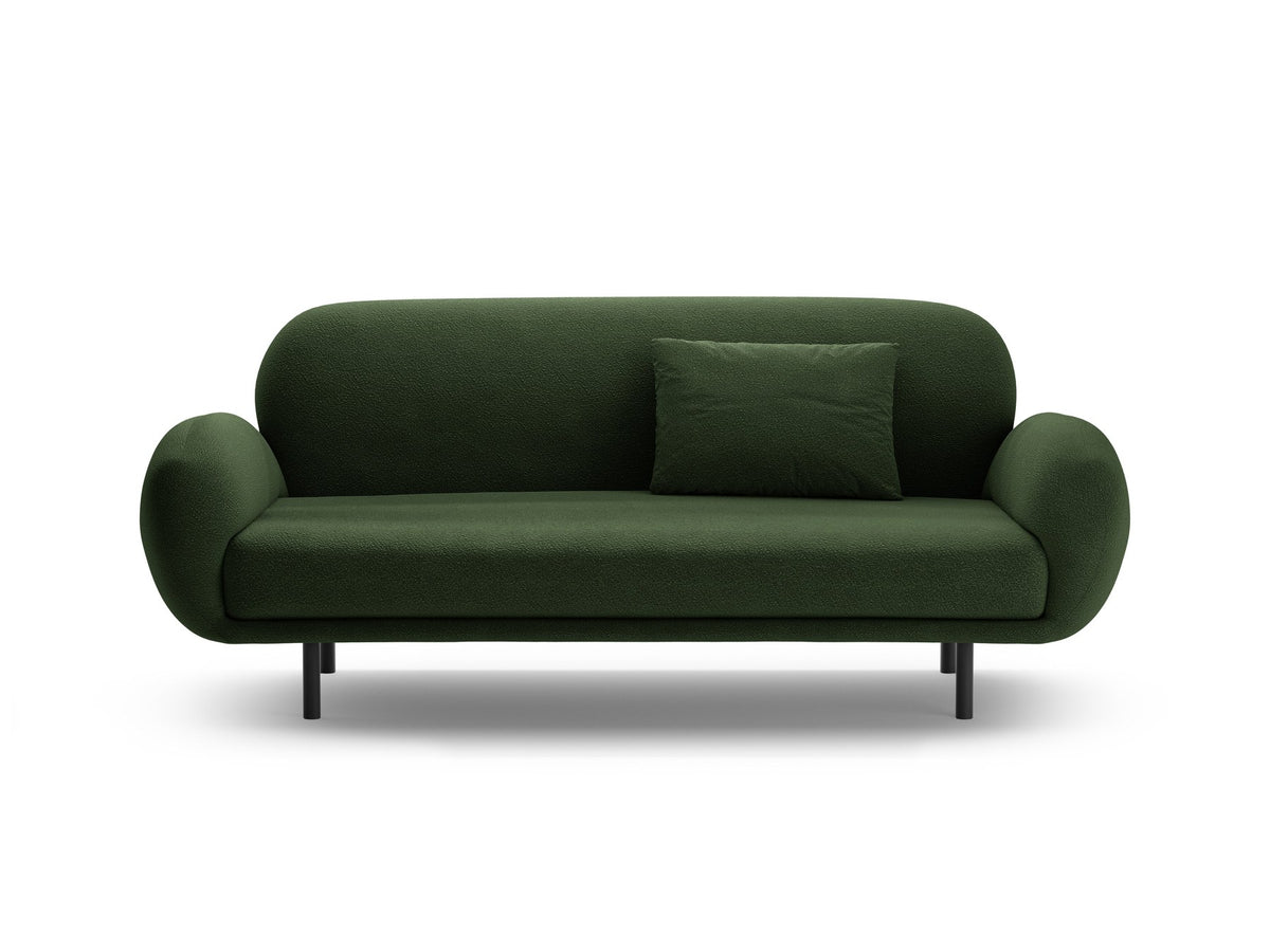 Weisses 2er Sofa Poppy von Micadoni mit rundlicher Silhouette, Bouclé-Stoff Baloo und schwarzen Stahlbeinen vor neutralem Hintergrund.