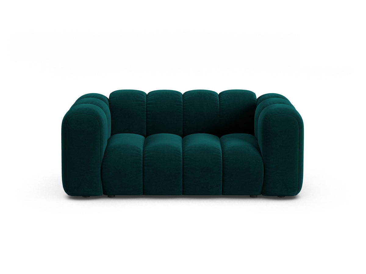 Produktfoto des Lupine Modularen 2er Sofas von Micadoni in leichtem Beige mit Venus-Samtstoff und schwarzen Kunststoffbeinen.