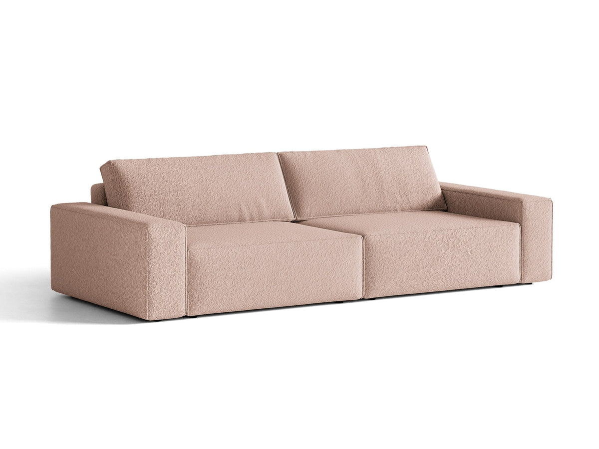 Braunes 3er Sofa Jodie von Micadoni mit Stoffbezug, schwarzen Kunststoffbeinen, ausklappbarer Bettfunktion und integriertem Stauraum im Sitzbereich.