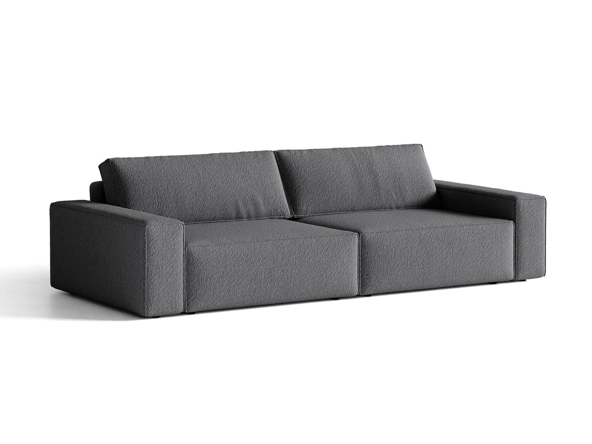 Braunes 3er Sofa Jodie von Micadoni mit Stoffbezug, schwarzen Kunststoffbeinen, ausklappbarer Bettfunktion und integriertem Stauraum im Sitzbereich.