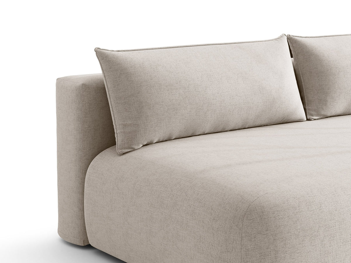 Beiges 3er Sofa Hena von Micadoni mit Chenille-Stoff, abgerundeter Form ohne Armlehnen, Kunststoffbeinen und sichtbarem Bettkasten.