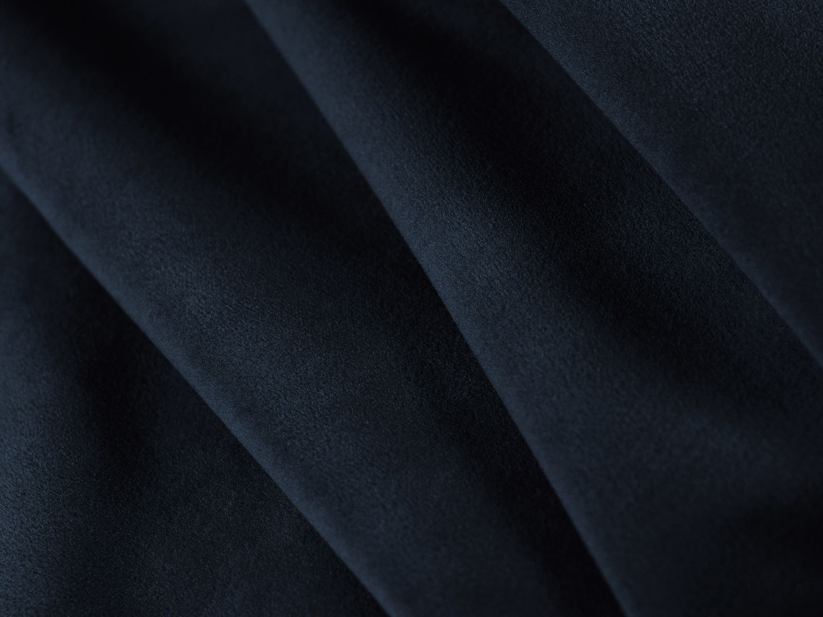 Elegantes 3-Sitzer Bettsofa Dormi in Royal Blue, perfekt für entspannte Abende und als praktisches Schlafsofa für Übernachtungsgäste.