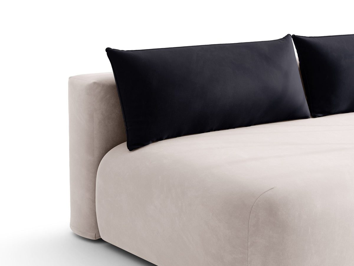 Beiges 3er Sofa Hena von Micadoni mit Chenille-Stoff, abgerundeter Form ohne Armlehnen, Kunststoffbeinen und sichtbarem Bettkasten.