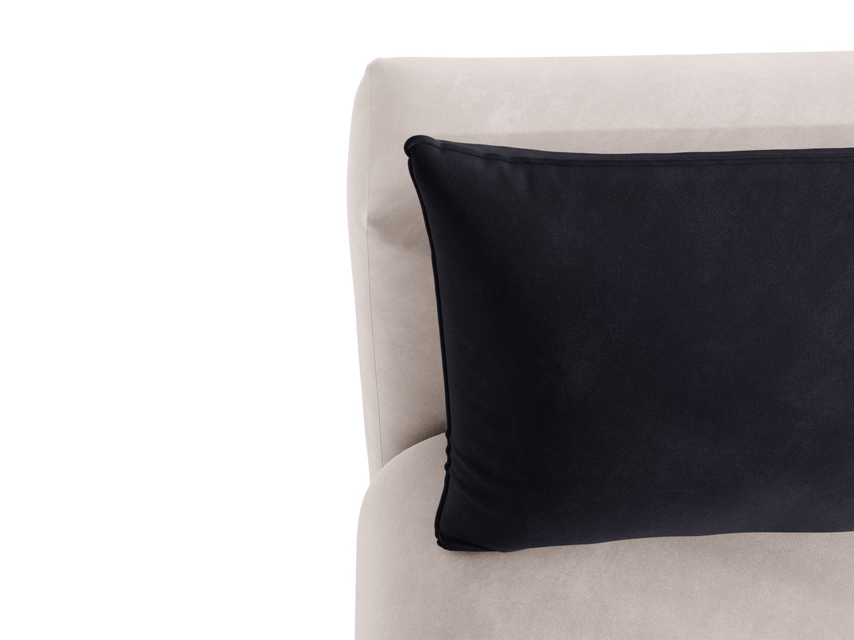 Beiges 3er Sofa Hena von Micadoni mit Chenille-Stoff, abgerundeter Form ohne Armlehnen, Kunststoffbeinen und sichtbarem Bettkasten.