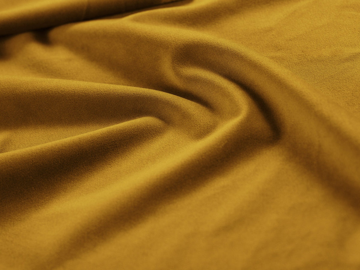 3-Sitzer Sofa Kaelle von Micadoni in leichtem Beige mit Chenille-Bezug, Bettkasten und schwarzen Kunststoffbeinen, Frontalansicht.