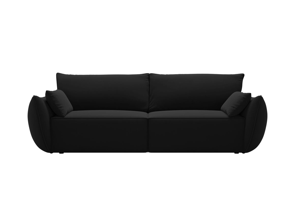 3-Sitzer Sofa Kaelle von Micadoni in leichtem Beige mit Chenille-Bezug, Bettkasten und schwarzen Kunststoffbeinen, Frontalansicht.