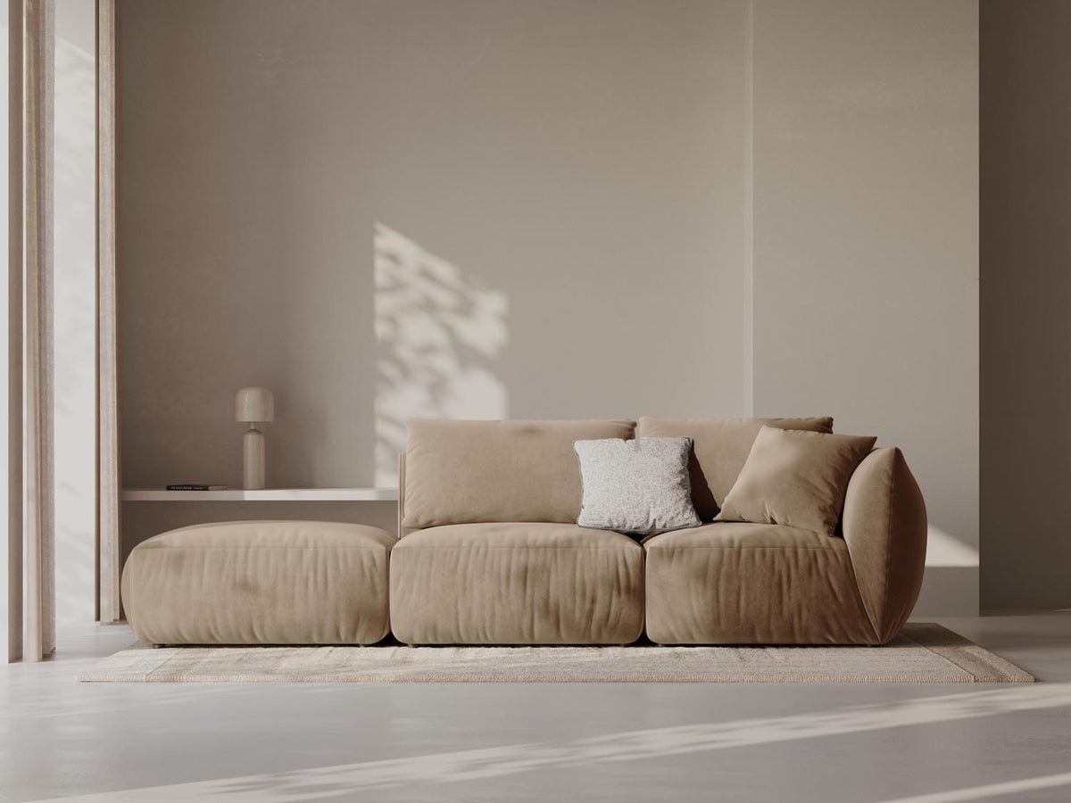 Chris Velour links Modular Sofa 3 Sitzer in Sand-Casino präsentiert im Onlineshop von KAQTU Design AG. 3er Sofa ist von Micadoni